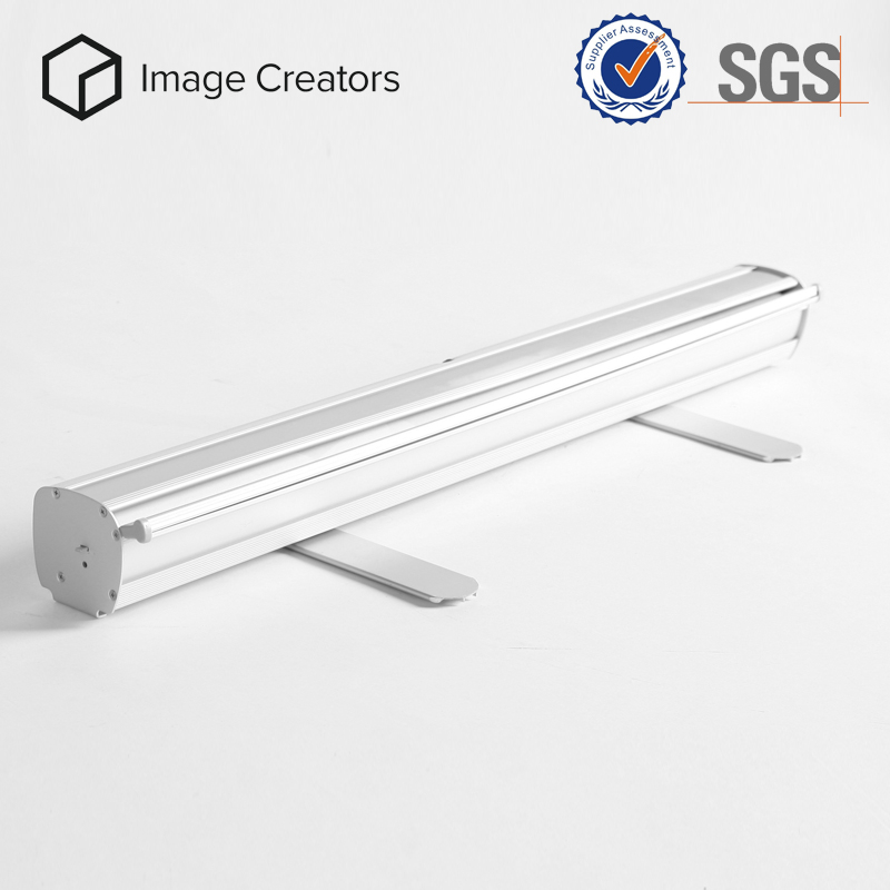 Grundläggande ekonomi Roll Up-banner i aluminium