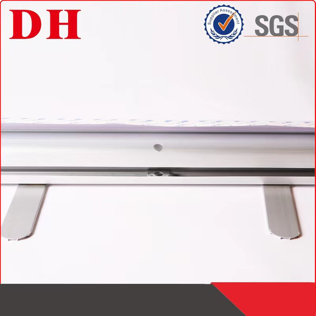 Grundläggande ekonomi Roll Up-banner i aluminium